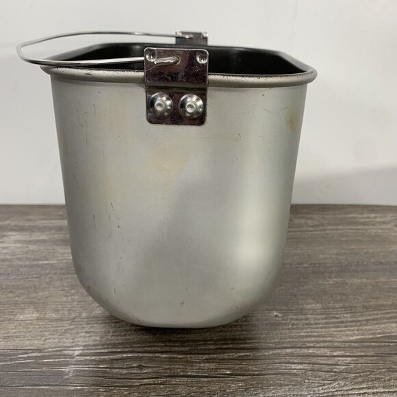 Sunbeam Bread Maker Model 5891 Pan & Paddle Only replacement parts - Picture 2 of 8